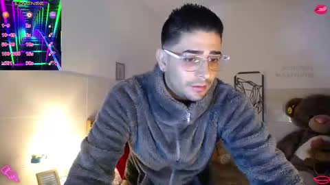 Julian online show from 4, 3, 2025