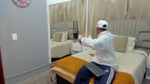 julian billy online show from 8, 3, 2025