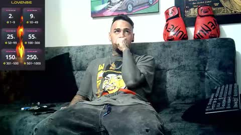 Julian independent model online show from 13, 9, 2025