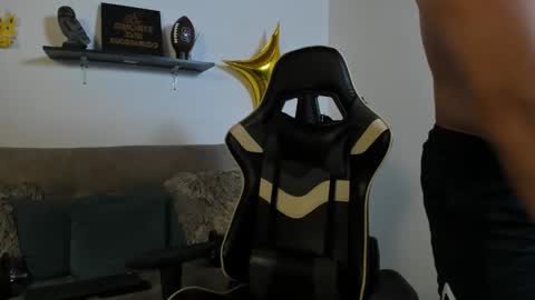 julian_wallace online show from 23, 10, 2025