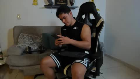 julian_wallace online show from 27, 11, 2025