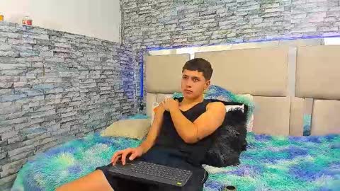 julian online show from 17, 10, 2025