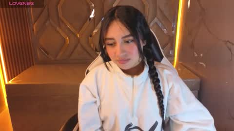 Snapshot of juliana_tx chatting on 2, 2, 2026 Online 2200 to 600 online show from 2, 2, 2026