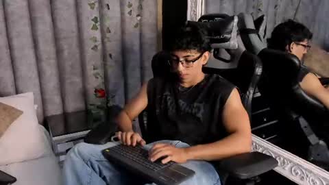 Julian online show from 10, 7, 2026