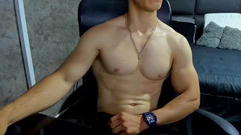 Julian online show from 3, 10, 2025