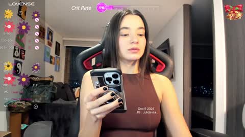 Snapshot of julidavila chatting on 10, 12, 2024 Jeimy Help me to reach 100 thumbs up online show from 10, 12, 2024