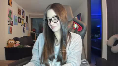 Jeimy Help me to reach 100 thumbs up online show from 10, 11, 2025