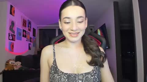 Snapshot of julidavila chatting on 23, 4, 2026 Jeimy Help me to reach 100 thumbs up online show from 23, 4, 2026