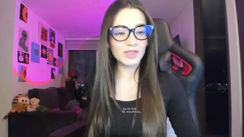 Snapshot of julidavila chatting on 30, 4, 2026 Jeimy Help me to reach 100 thumbs up online show from 30, 4, 2026