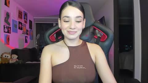 Snapshot of julidavila chatting on 19, 5, 2026 Jeimy Help me to reach 100 thumbs up online show from 19, 5, 2026
