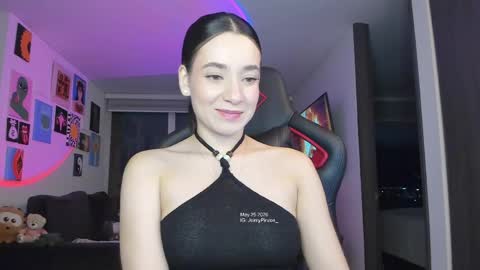 Snapshot of julidavila chatting on 26, 5, 2026 Jeimy Help me to reach 100 thumbs up online show from 26, 5, 2026