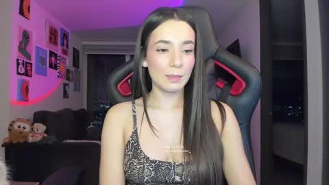 Snapshot of julidavila chatting on 27, 5, 2026 Jeimy Help me to reach 100 thumbs up online show from 27, 5, 2026