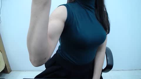 Snapshot of julie9x chatting on 4, 2, 2026 julie9x online show from 4, 2, 2026