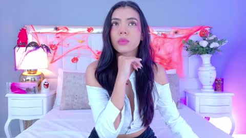 Juliet Bennet online show from 27, 10, 2025