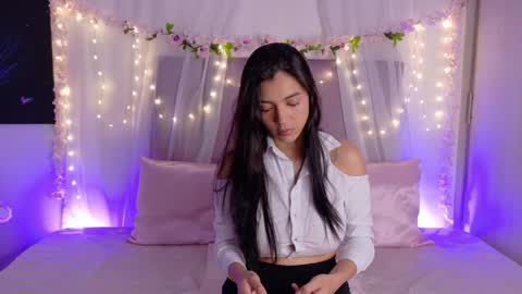 Juliet Bennet online show from 5, 4, 2026