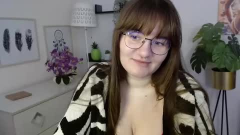 Julie online show from 28, 10, 2025