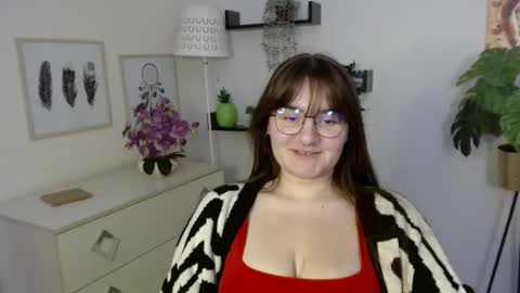 Julie online show from 12, 11, 2025