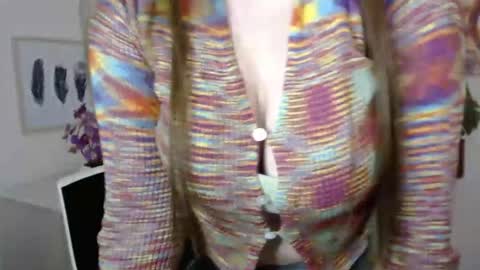 Julie online show from 28, 11, 2025