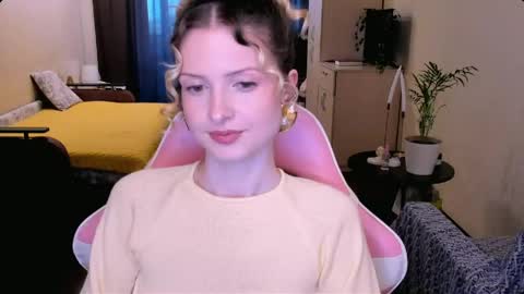 Snapshot of julie_flores chatting on 17, 5, 2026 Julie online show from 17, 5, 2026