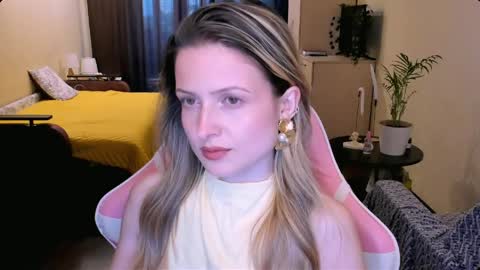 Snapshot of julie_flores chatting on 22, 5, 2026 Julie online show from 22, 5, 2026