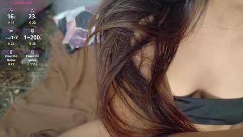 Snapshot of julie_vixen chatting on 12, 11, 2025 julie_vixen online show from 12, 11, 2025