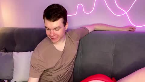 Julie and Thomas online show from 18, 10, 2025