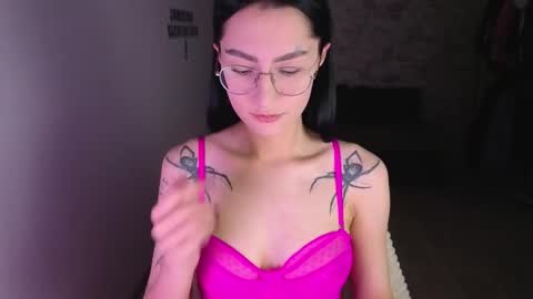 Snapshot of julierayls chatting on 10, 9, 2025 see u on Tuesday December 3 in 0200 UTC time turn on notifications so you dont miss me online show from 10, 9, 2025
