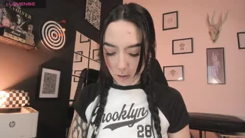 Snapshot of juliet_sourire chatting on 1, 6, 2026 juliet_sourire online show from 1, 6, 2026
