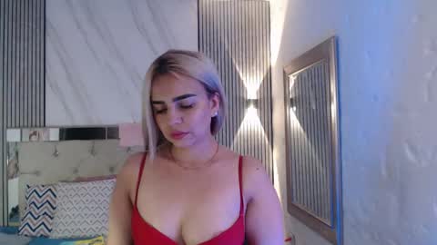 julieta__fox_ online show from 23, 4, 2026