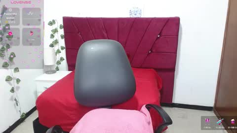 Snapshot of julieta_curvy69 chatting on 19, 9, 2025 julieta_curvy69 online show from 19, 9, 2025