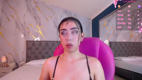 Snapshot of julieta_de_los_angeles chatting on 17, 2, 2025 Julieta online show from 17, 2, 2025