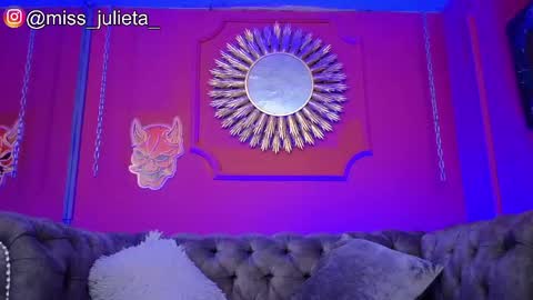 Snapshot of julieta_russell chatting on 18, 5, 2026 Julieta online show from 18, 5, 2026