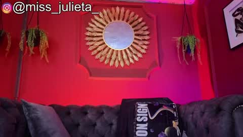 Snapshot of julieta_russell chatting on 25, 6, 2026 Julieta online show from 25, 6, 2026