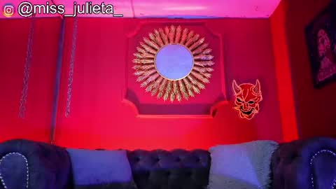 Snapshot of julieta_russell chatting on 9, 7, 2026 Julieta online show from 9, 7, 2026