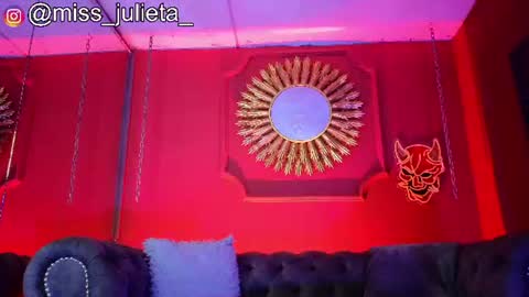 Snapshot of julieta_russell chatting on 14, 7, 2026 Julieta online show from 14, 7, 2026