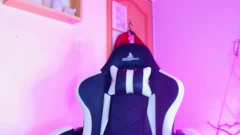 juli online show from 4, 10, 2025