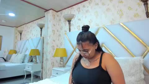 julietaowen online show from 2, 11, 2025