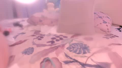 Julieta Vargas online show from 4, 1, 2025