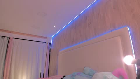 Julieta Vargas online show from 4, 4, 2026