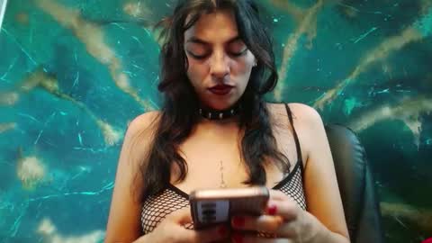    online show from 18, 9, 2025