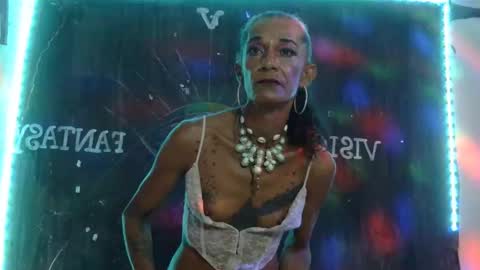 Julieth Wolf online show from 3, 2, 2025