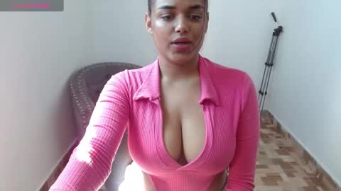 Snapshot of julietta_l chatting on 18, 12, 2024 Juli online show from 18, 12, 2024