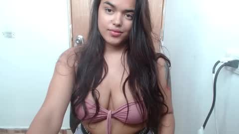 Snapshot of julietta_l chatting on 31, 1, 2025 Juli online show from 31, 1, 2025