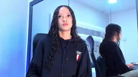 Hi guys It is a pleasure to have you here I am Julieta  online show from 9, 10, 2025