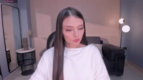 Juliette Moreau online show from 3, 4, 2026