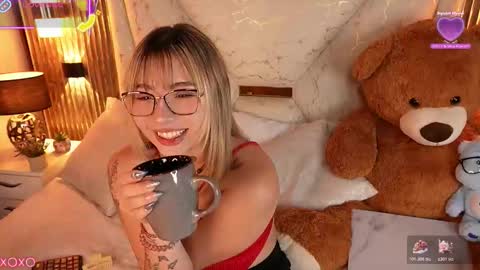 jullianapriv_ online show from 12, 2, 2026