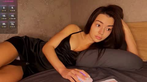 Hloya online show from 19, 9, 2025