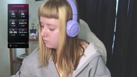 Snapshot of june_shy0 chatting on 26, 9, 2025 June online show from 26, 9, 2025