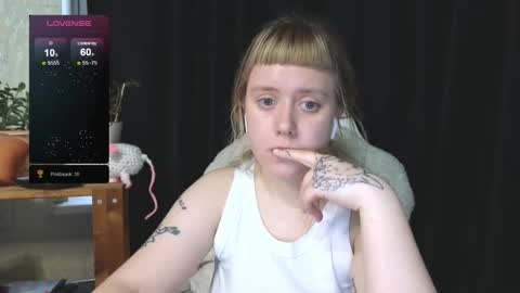 Snapshot of june_shy0 chatting on 7, 11, 2025 June online show from 7, 11, 2025