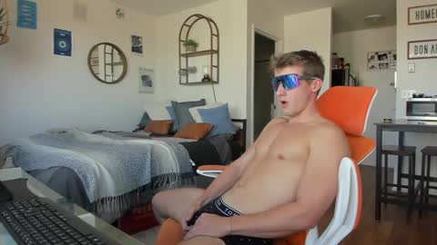 Junior Madison online show from 30, 9, 2025